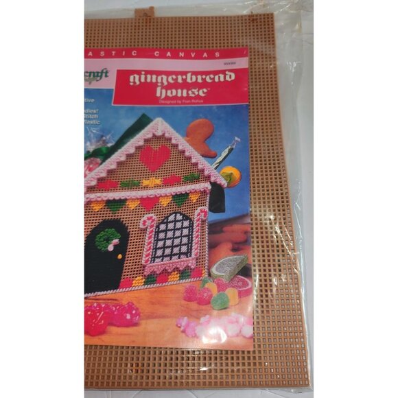 Needlecraft Plastic Canvas Gingerbread House Kit By Fran Rohus New Old Stock Vin - Picture 8 of 10